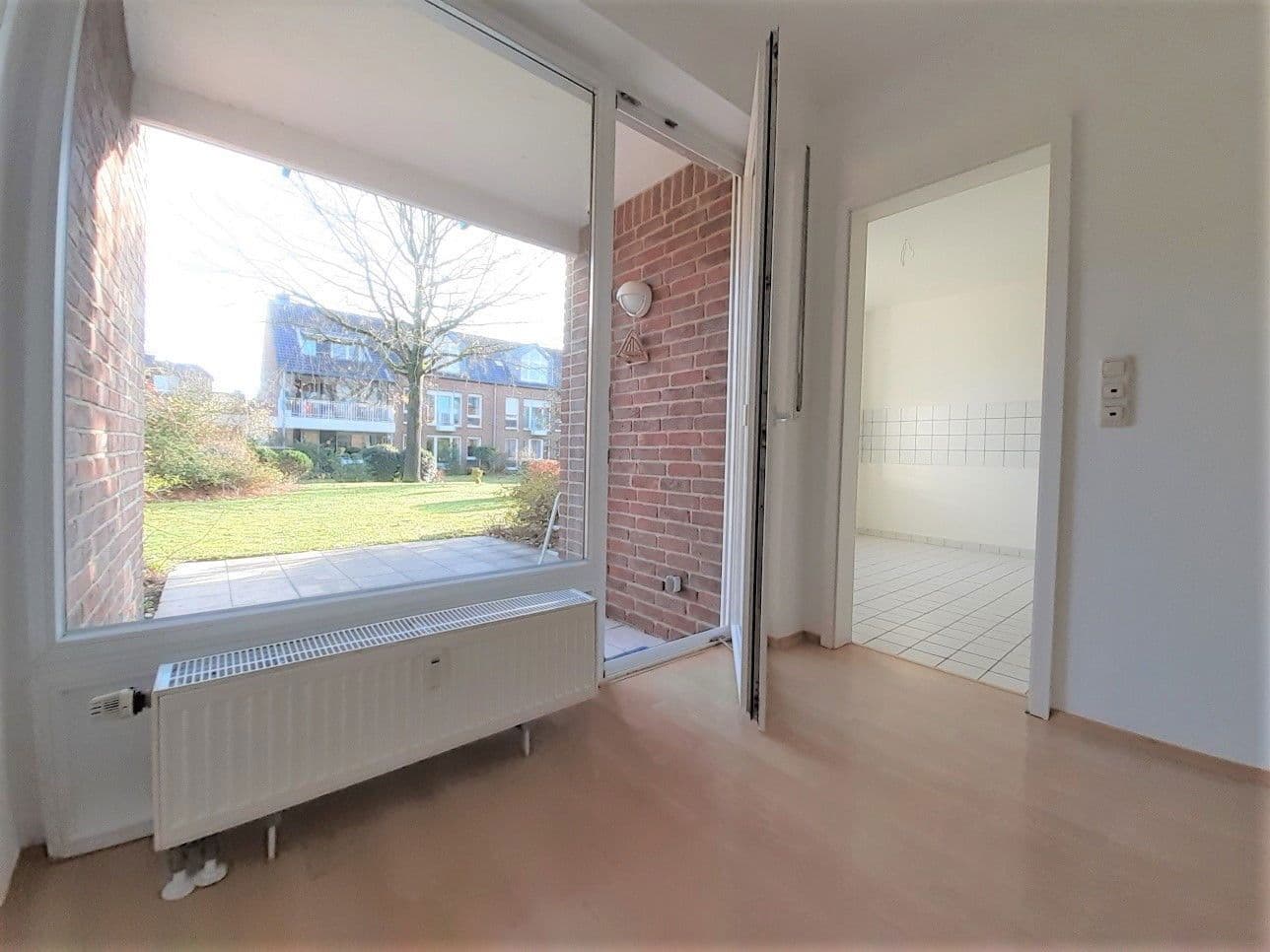 Pronájem bytu 3+1 90 m², Rheinbrohler Weg 30, Düsseldorf, Severní Porýní-Vestfálsko Pronájem bytu 3+1 90 m², Rheinbrohler Weg 30, Düsseldorf, Severní Porýní-Vestfálsko