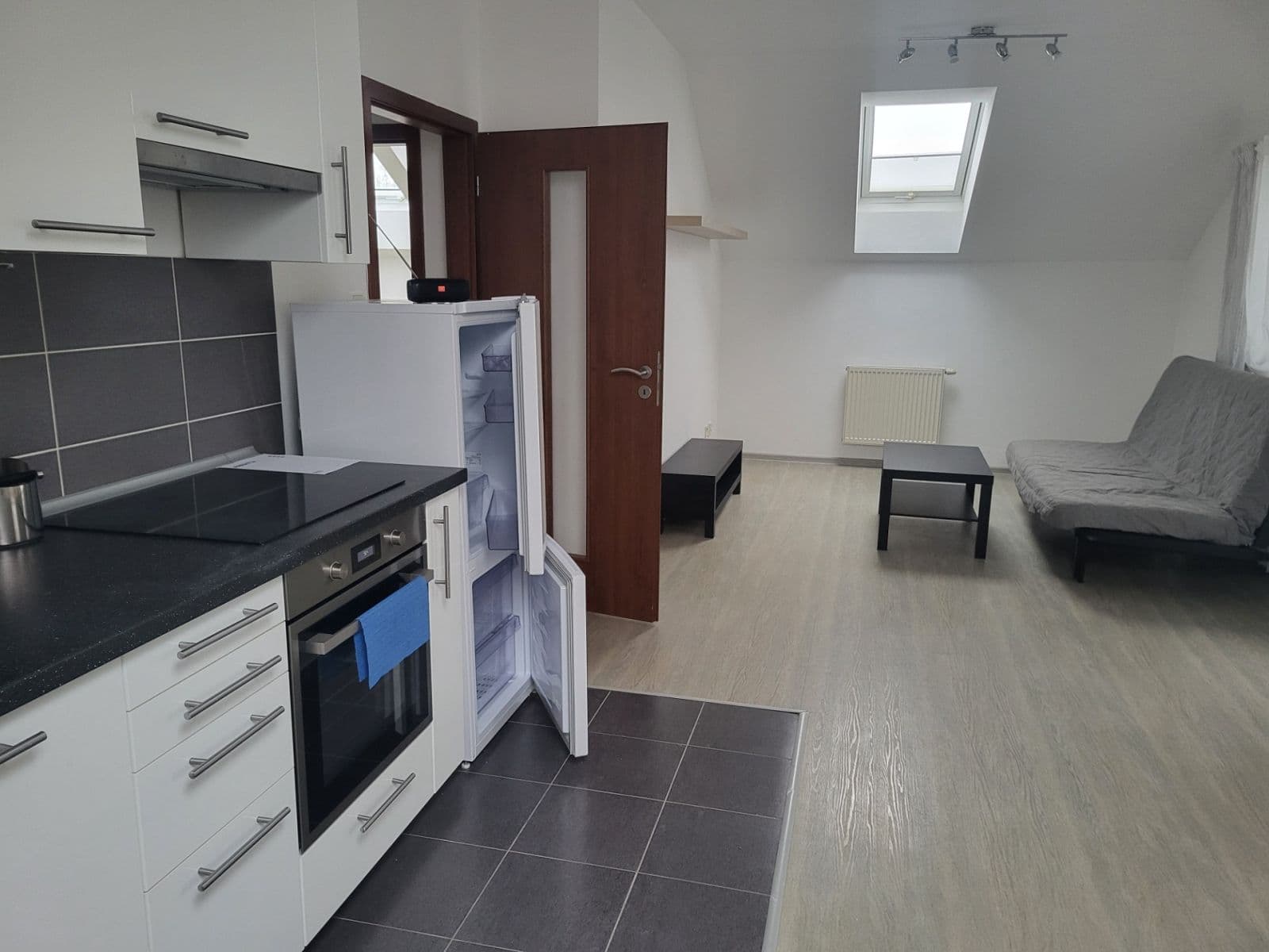 Pronájem bytu 2+kk 50 m², Nádražní, Zbuzany, Středočeský kraj Pronájem bytu 2+kk 50 m², Nádražní, Zbuzany, Středočeský kraj