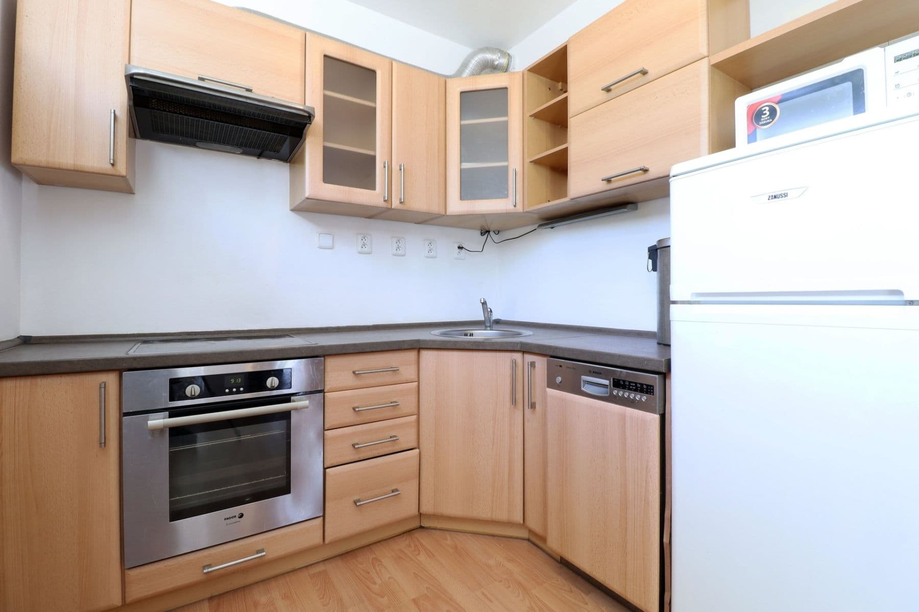 Pronájem bytu 3+kk 76 m², Herlíkovická, Praha, Praha Pronájem bytu 3+kk 76 m², Herlíkovická, Praha, Praha