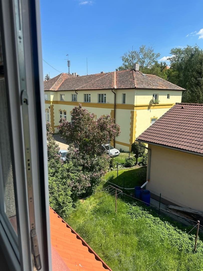 Prodej bytu 1+1 39 m², Na Louce, Králův Dvůr, Středočeský kraj Prodej bytu 1+1 39 m², Na Louce, Králův Dvůr, Středočeský kraj