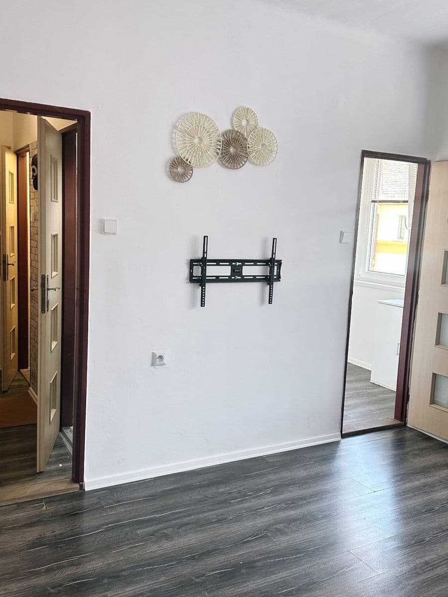 Prodej bytu 1+1 39 m², Na Louce, Králův Dvůr, Středočeský kraj Prodej bytu 1+1 39 m², Na Louce, Králův Dvůr, Středočeský kraj