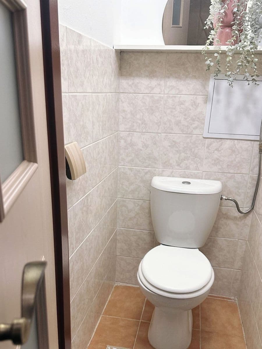 Prodej bytu 1+1 39 m², Na Louce, Králův Dvůr, Středočeský kraj Prodej bytu 1+1 39 m², Na Louce, Králův Dvůr, Středočeský kraj