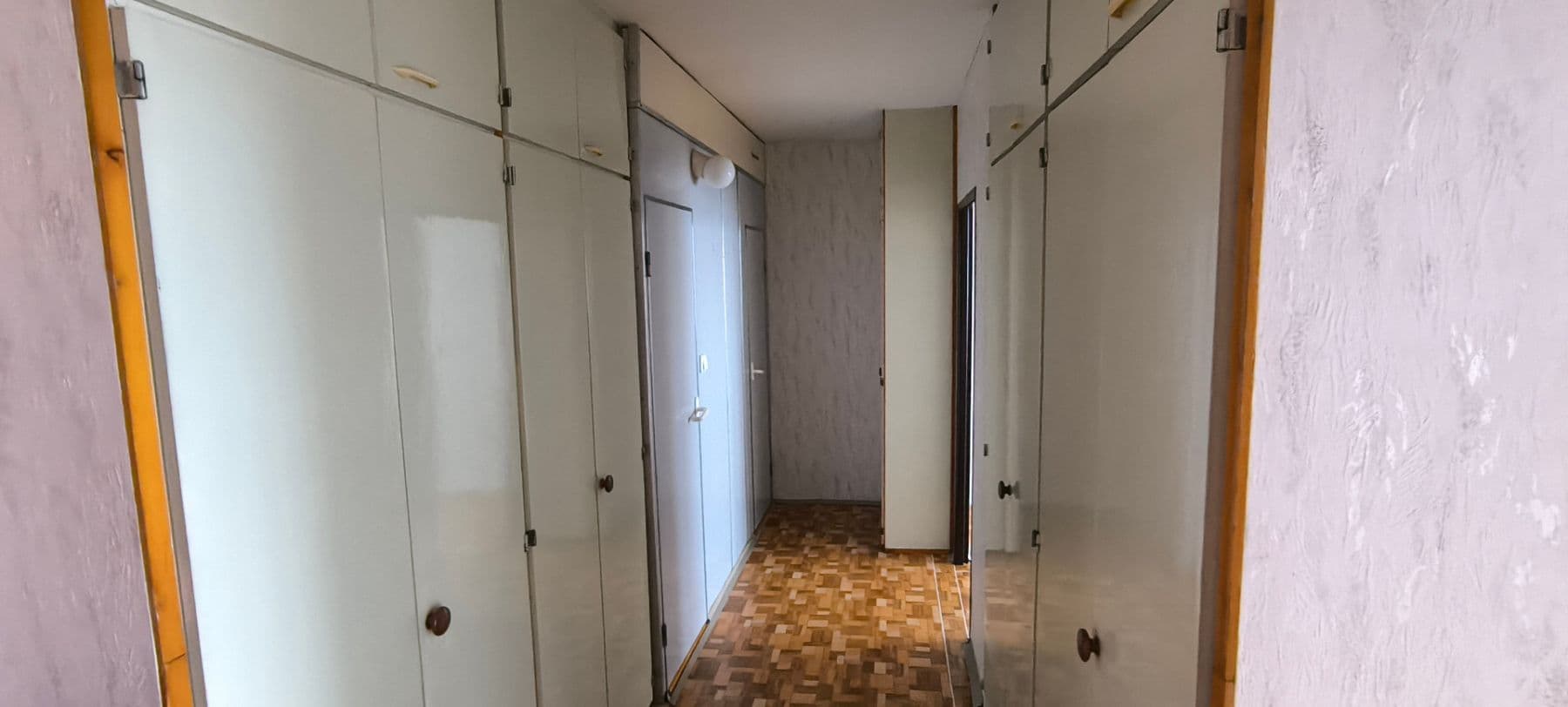 Pronájem bytu 3+1 82 m², nám. Republiky, Neratovice, Středočeský kraj Pronájem bytu 3+1 82 m², nám. Republiky, Neratovice, Středočeský kraj