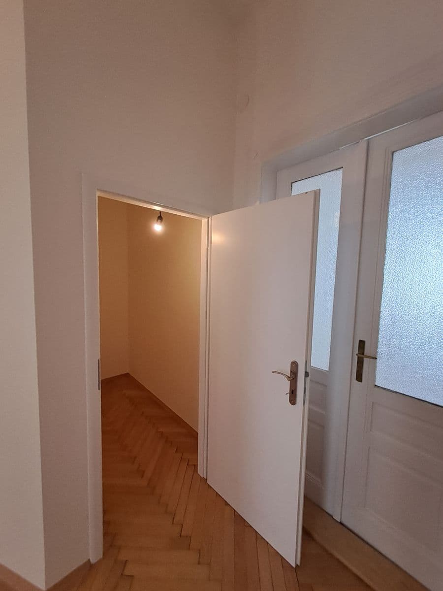 Pronájem bytu 2+1 85 m², Janovského, Praha, Praha Pronájem bytu 2+1 85 m², Janovského, Praha, Praha