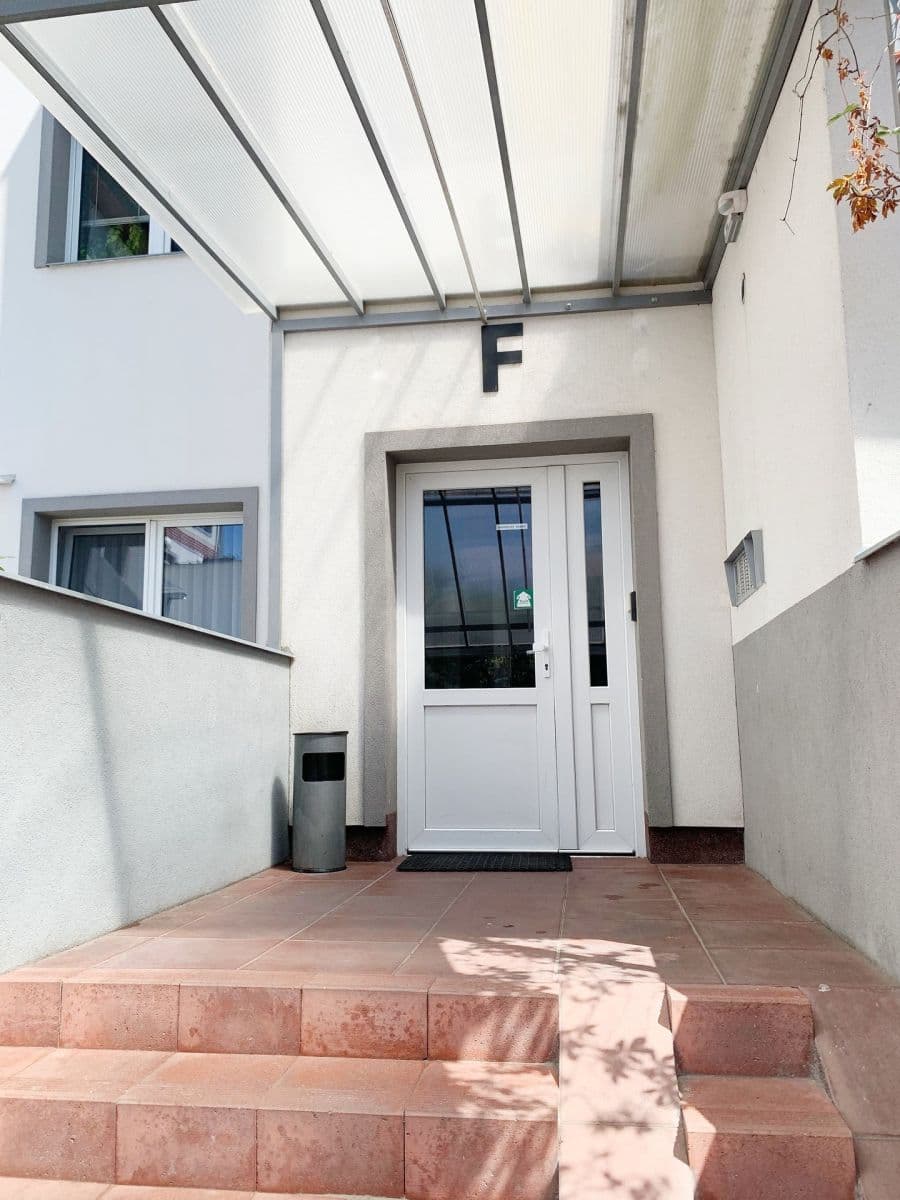 Pronájem bytu 1+kk 27 m², Otvovice, Středočeský kraj Pronájem bytu 1+kk 27 m², Otvovice, Středočeský kraj