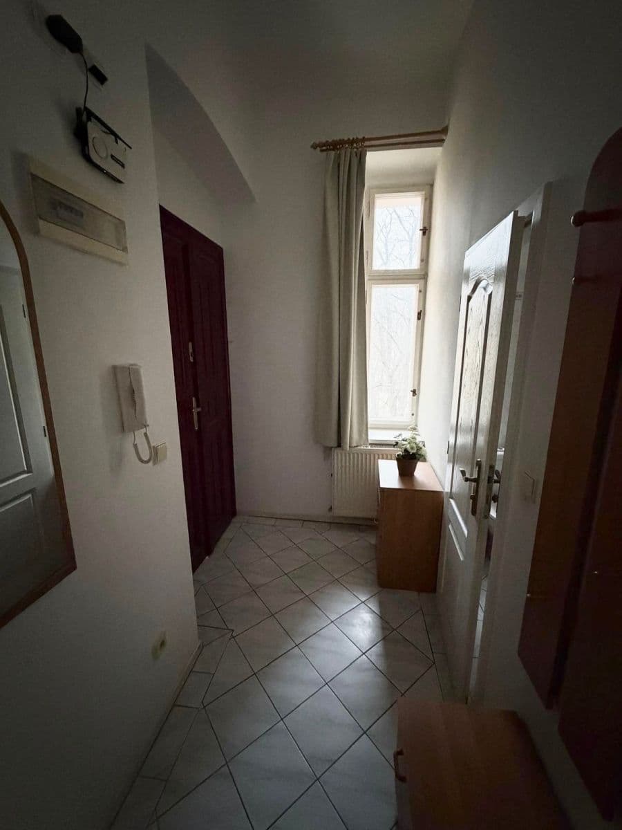 Pronájem bytu 1+1 42 m², Záhřebská, Praha, Praha Pronájem bytu 1+1 42 m², Záhřebská, Praha, Praha