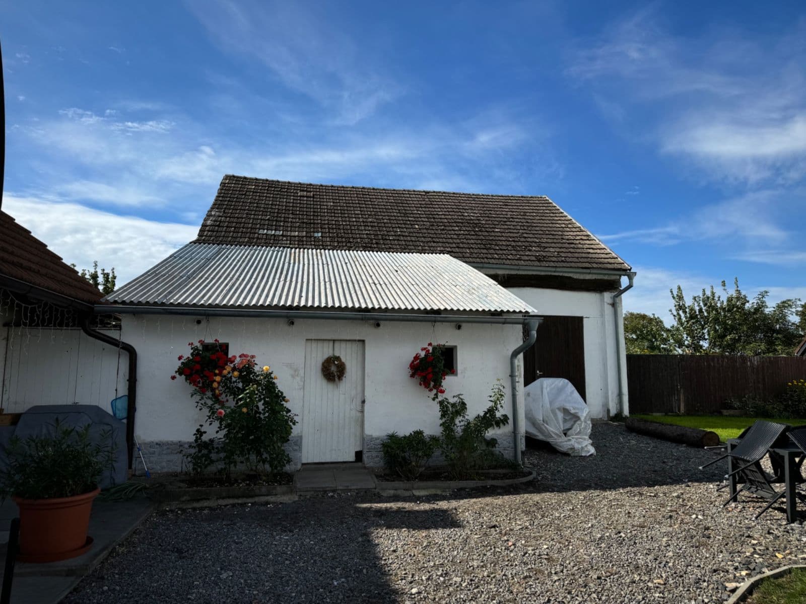 Prodej domu 185 m², pozemek 2.075 m², Vlkov pod Oškobrhem, Středočeský kraj Prodej domu 185 m², pozemek 2.075 m², Vlkov pod Oškobrhem, Středočeský kraj