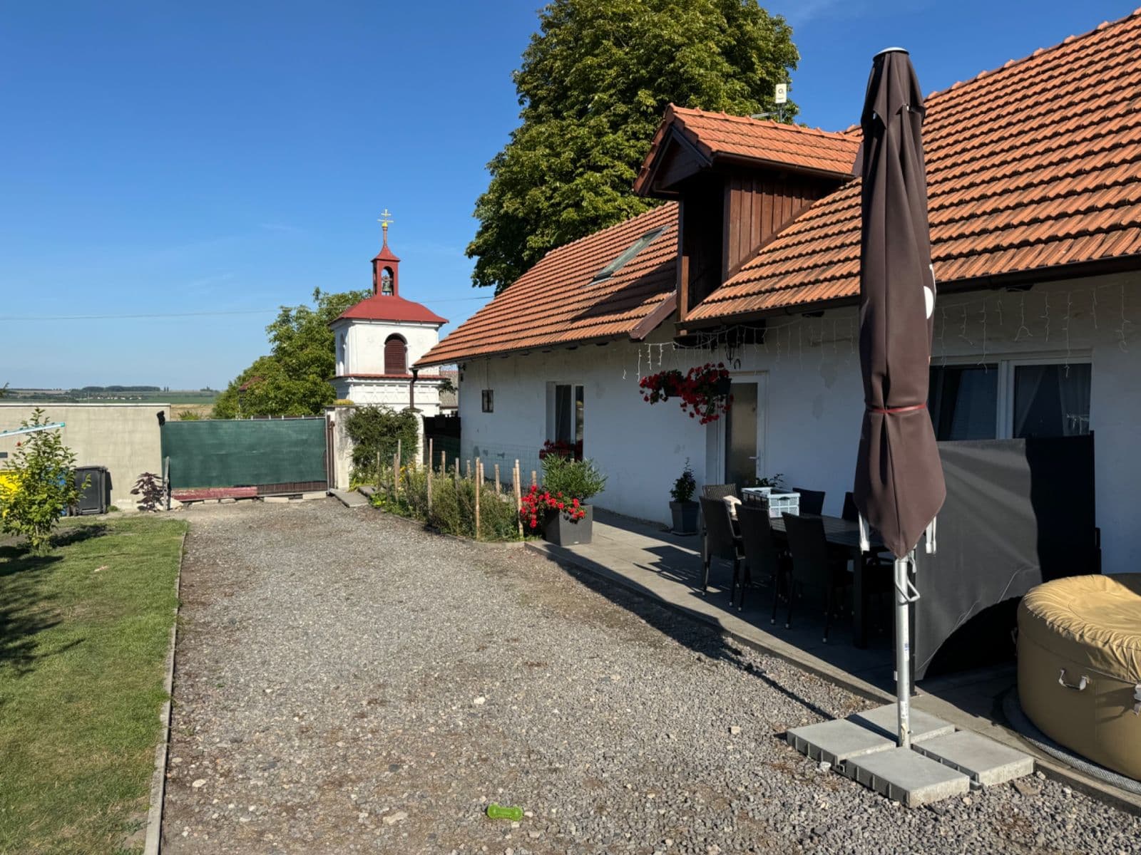 Prodej domu 185 m², pozemek 2.075 m², Vlkov pod Oškobrhem, Středočeský kraj Prodej domu 185 m², pozemek 2.075 m², Vlkov pod Oškobrhem, Středočeský kraj