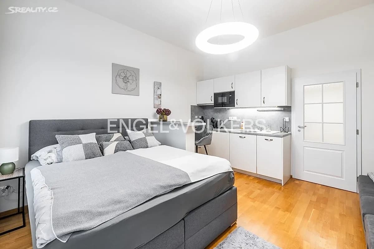 Pronájem bytu 1+kk 30 m², Příčná, Praha, Praha Pronájem bytu 1+kk 30 m², Příčná, Praha, Praha