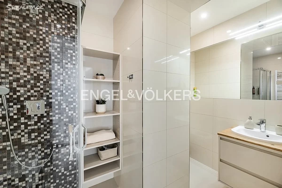 Pronájem bytu 1+kk 30 m², Příčná, Praha, Praha Pronájem bytu 1+kk 30 m², Příčná, Praha, Praha