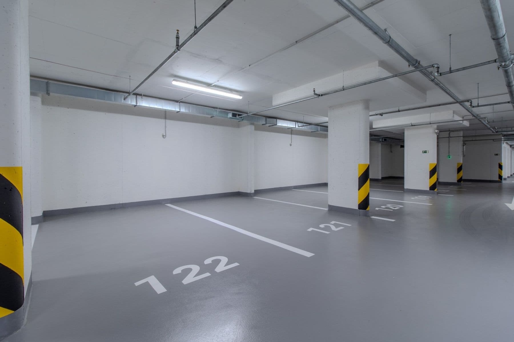 Pronájem garáže 15 m², Poděbradská, Praha, Praha Pronájem garáže 15 m², Poděbradská, Praha, Praha