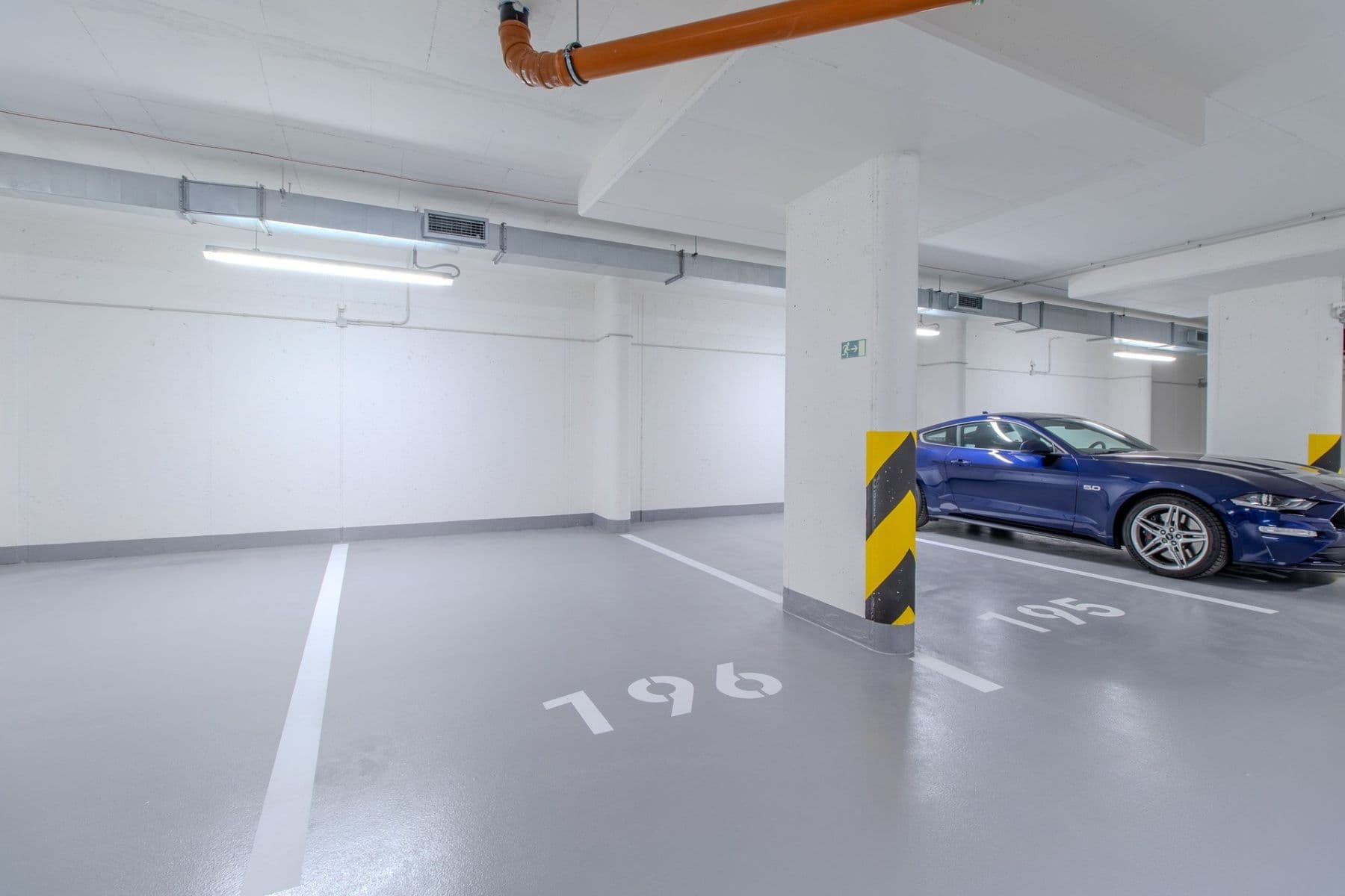 Pronájem garáže 15 m², Poděbradská, Praha, Praha Pronájem garáže 15 m², Poděbradská, Praha, Praha