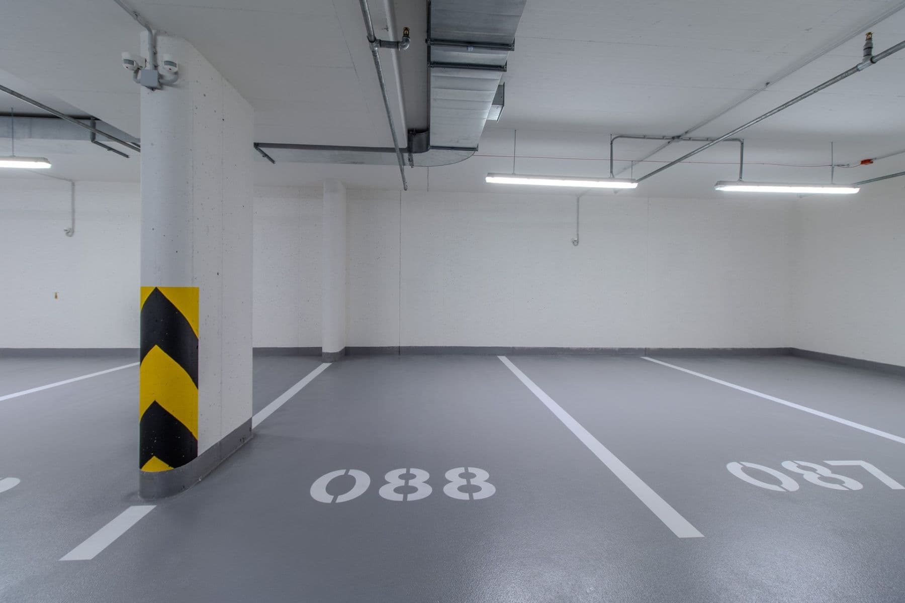 Pronájem garáže 15 m², Poděbradská, Praha, Praha Pronájem garáže 15 m², Poděbradská, Praha, Praha