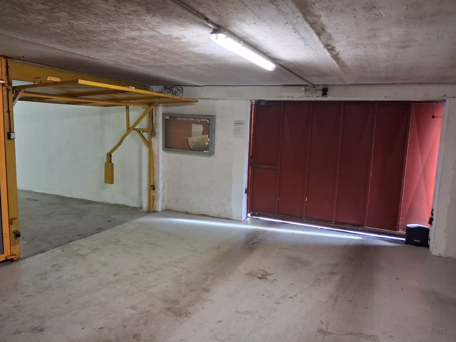 Pronájem garáže 19 m², Praha, Praha Pronájem garáže 19 m², Praha, Praha