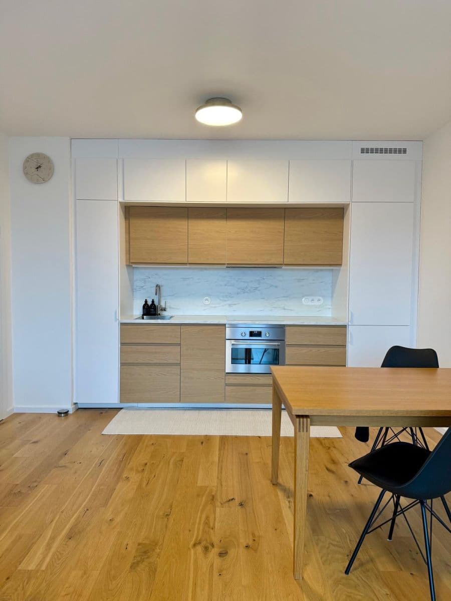 Pronájem bytu 2+kk 57 m², Kolmanova, Praha, Praha Pronájem bytu 2+kk 57 m², Kolmanova, Praha, Praha