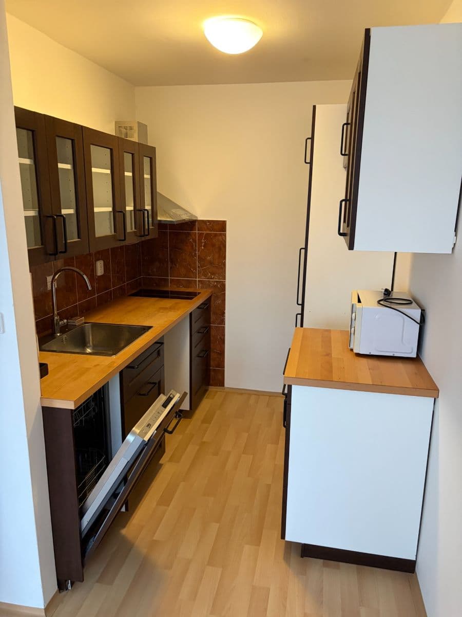 Pronájem bytu 1+kk 35 m², Laudova, Praha, Praha Pronájem bytu 1+kk 35 m², Laudova, Praha, Praha