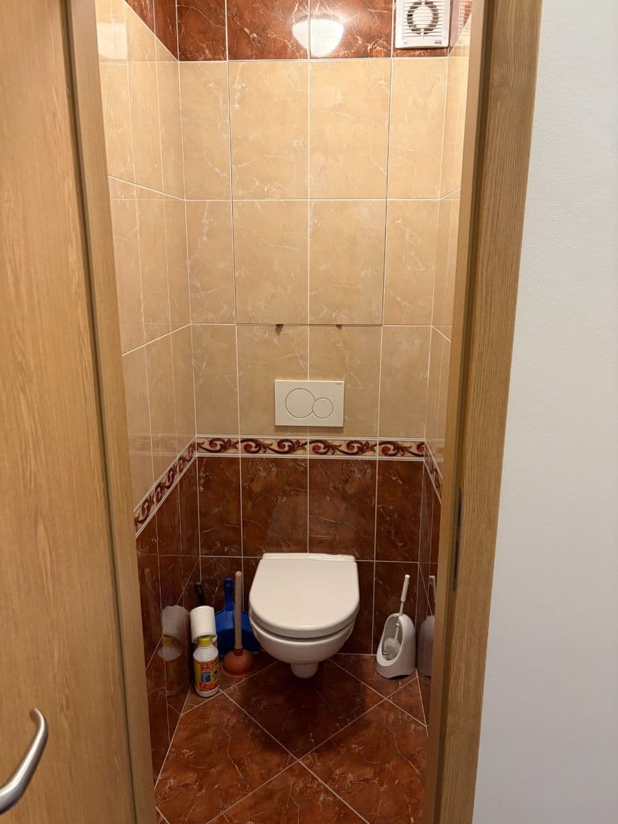 Pronájem bytu 1+kk 35 m², Laudova, Praha, Praha Pronájem bytu 1+kk 35 m², Laudova, Praha, Praha