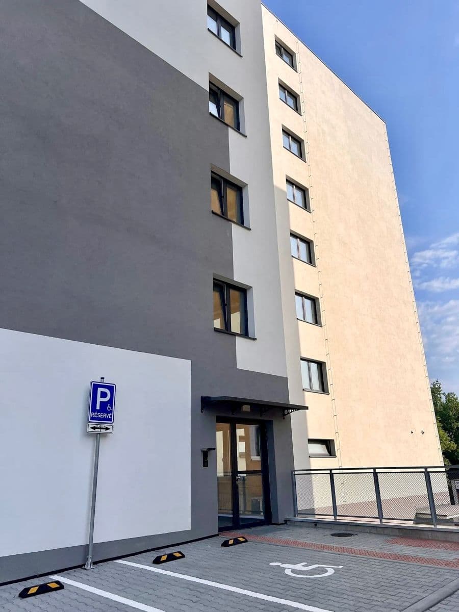 Pronájem bytu 1+kk 45 m², Okružní, Jihlava, Kraj Vysočina Pronájem bytu 1+kk 45 m², Okružní, Jihlava, Kraj Vysočina