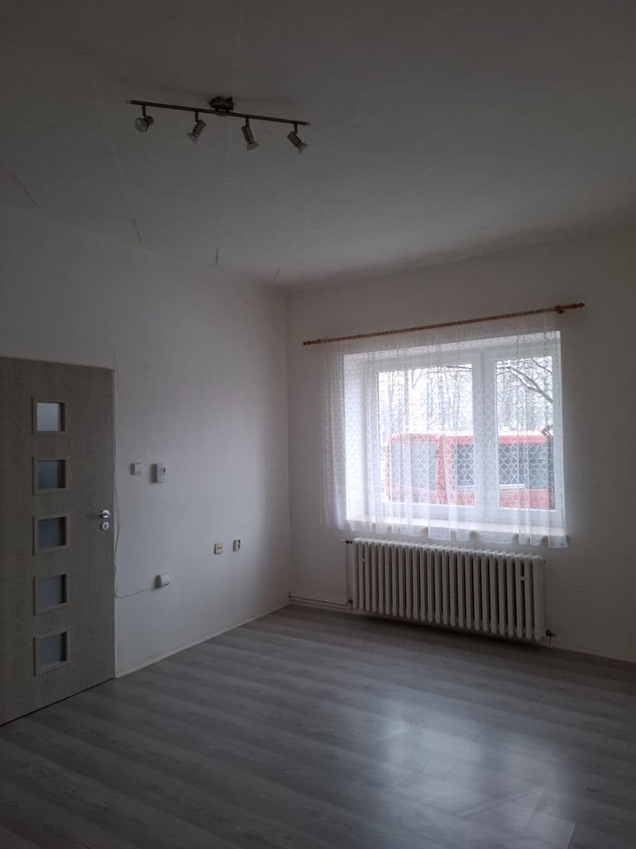 Pronájem bytu 1+1 39 m², Zborovské náměstí, Pardubice, Pardubický kraj Pronájem bytu 1+1 39 m², Zborovské náměstí, Pardubice, Pardubický kraj