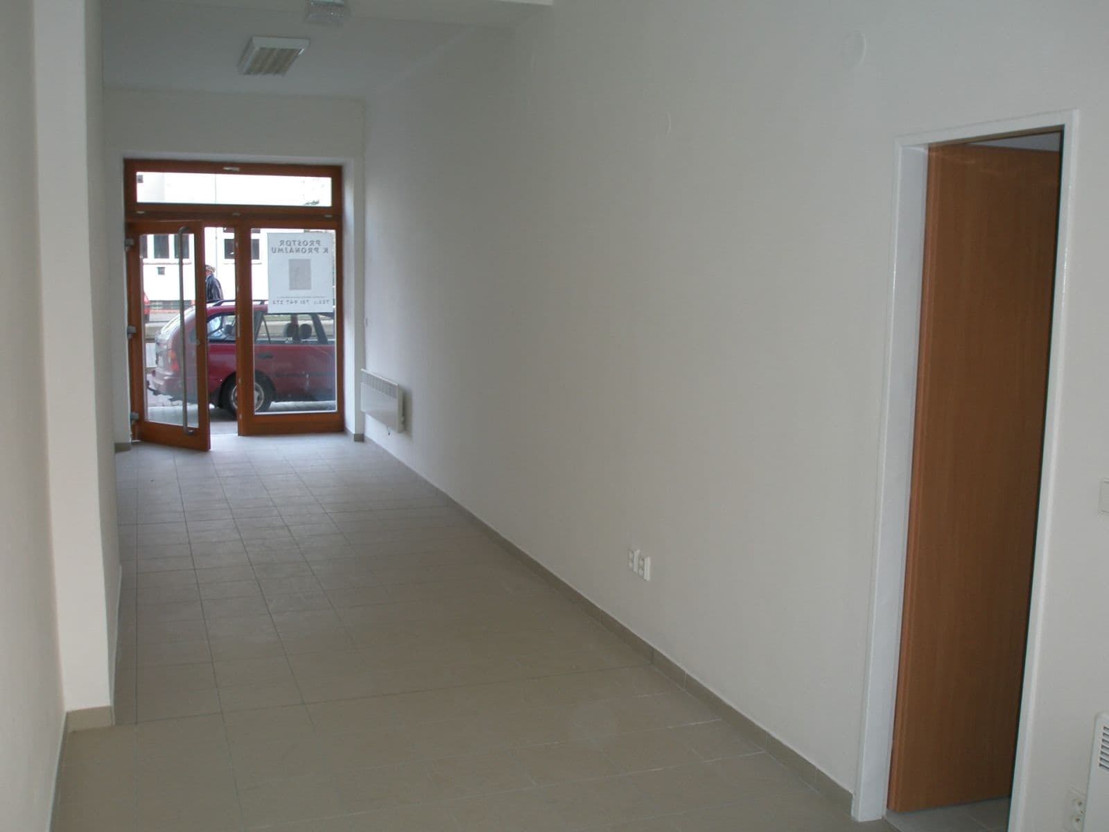 Pronájem nebytového prostoru 25 m², Renneská třída, Brno, Jihomoravský kraj Pronájem nebytového prostoru 25 m², Renneská třída, Brno, Jihomoravský kraj