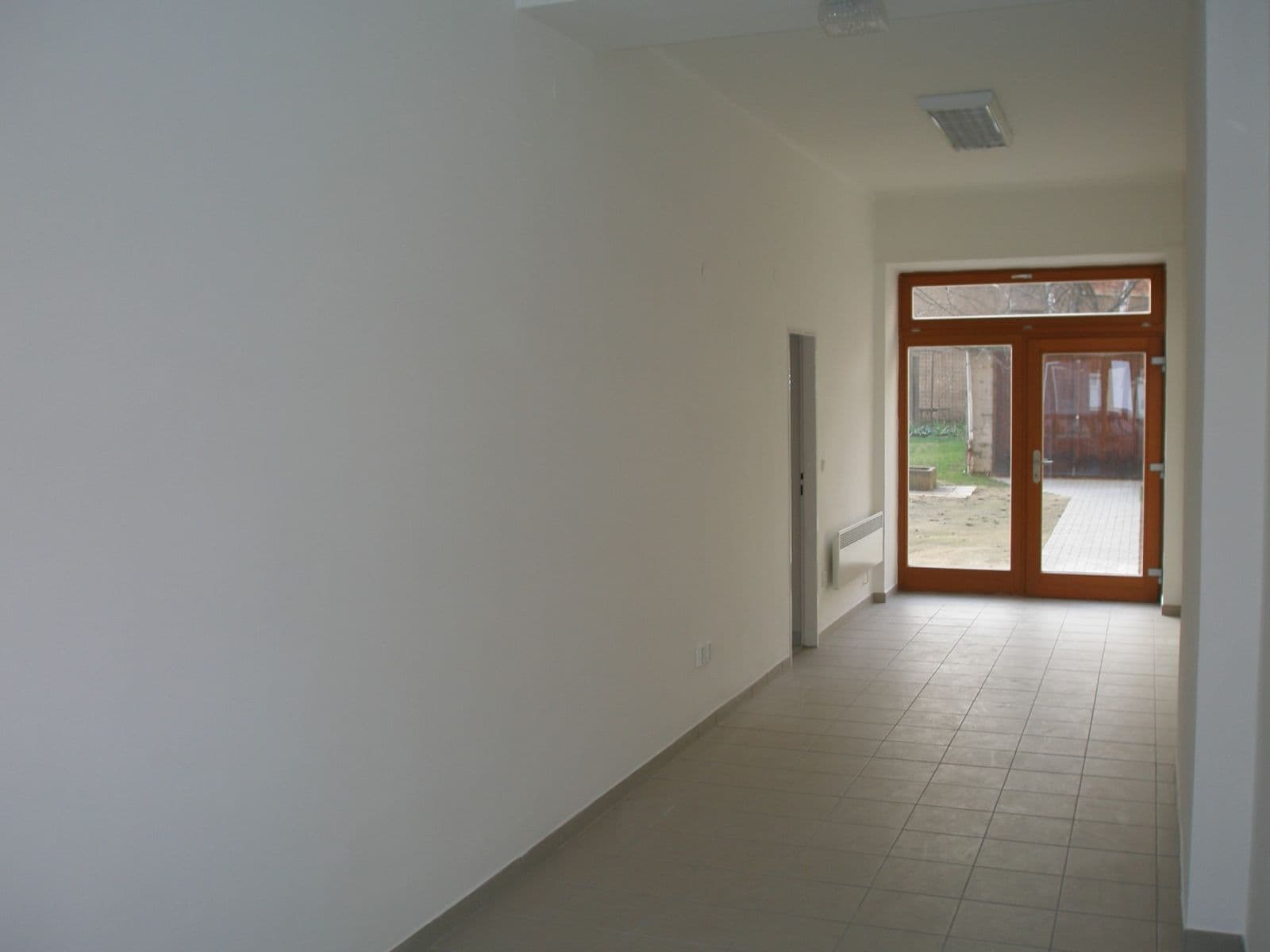 Pronájem nebytového prostoru 25 m², Renneská třída, Brno, Jihomoravský kraj Pronájem nebytového prostoru 25 m², Renneská třída, Brno, Jihomoravský kraj