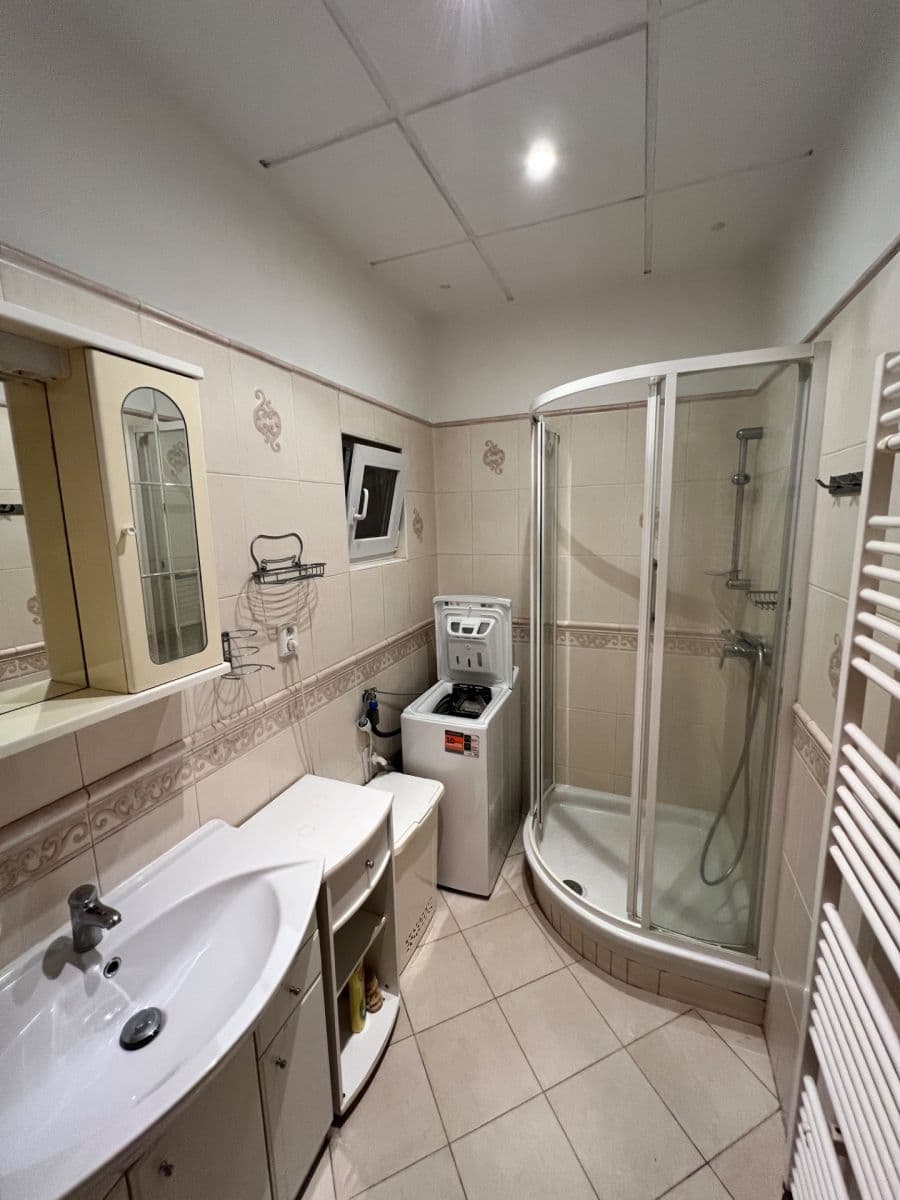 Pronájem bytu 2+kk 50 m², Na Břehu, Praha, Praha Pronájem bytu 2+kk 50 m², Na Břehu, Praha, Praha