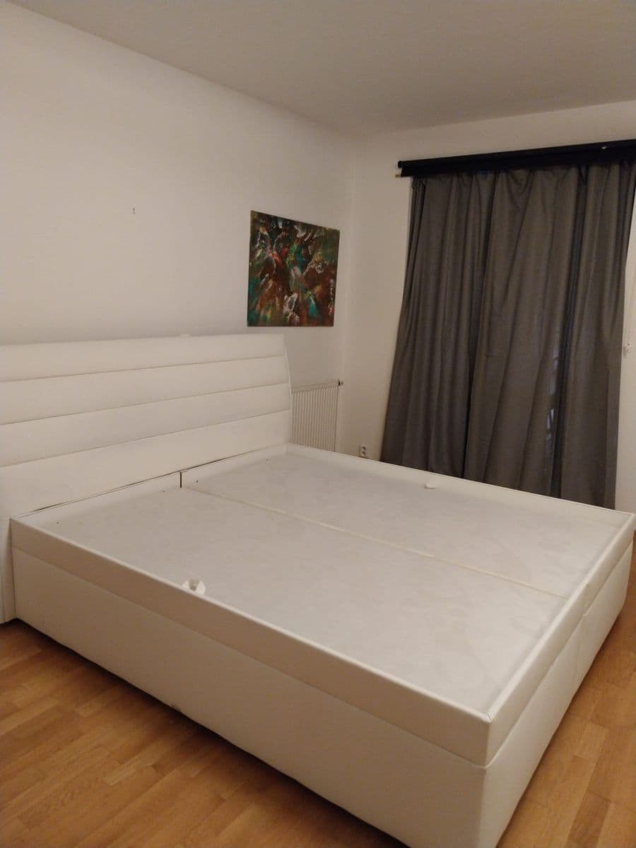 Pronájem bytu 2+kk 65 m², U Krčského nádraží, Praha, Praha Pronájem bytu 2+kk 65 m², U Krčského nádraží, Praha, Praha