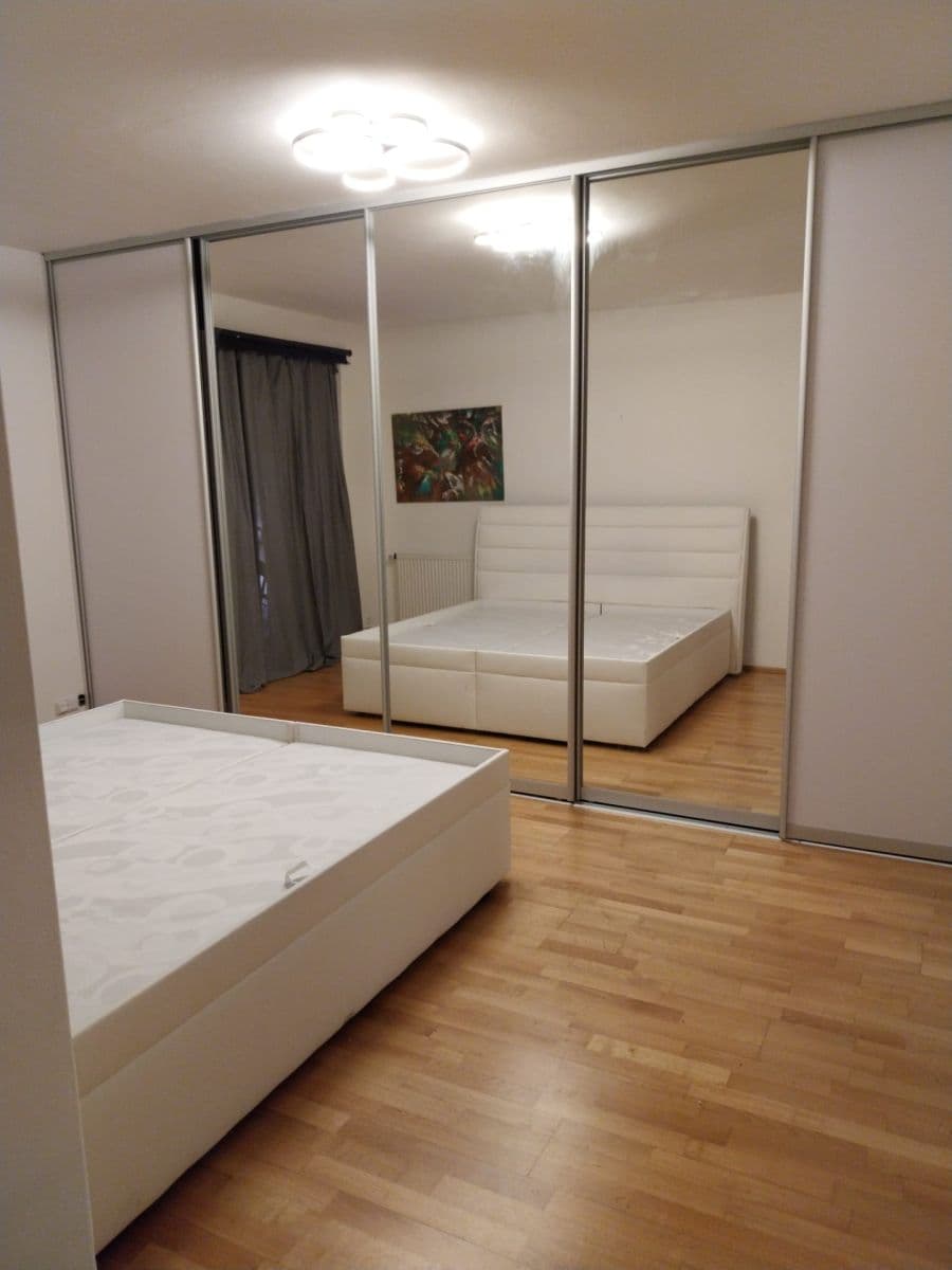 Pronájem bytu 2+kk 65 m², U Krčského nádraží, Praha, Praha Pronájem bytu 2+kk 65 m², U Krčského nádraží, Praha, Praha