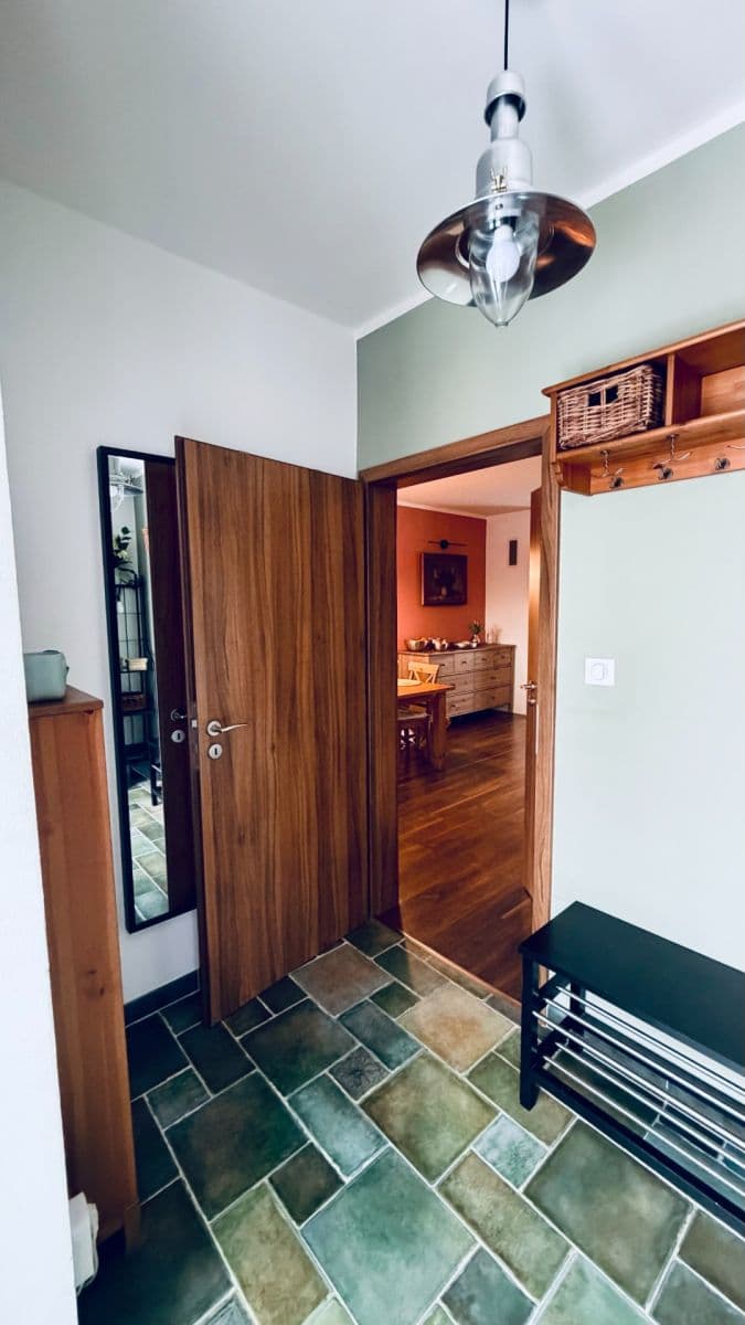 Prodej domu 140 m², pozemek 303 m², Dlouhomostecká, Liberec, Liberecký kraj Prodej domu 140 m², pozemek 303 m², Dlouhomostecká, Liberec, Liberecký kraj