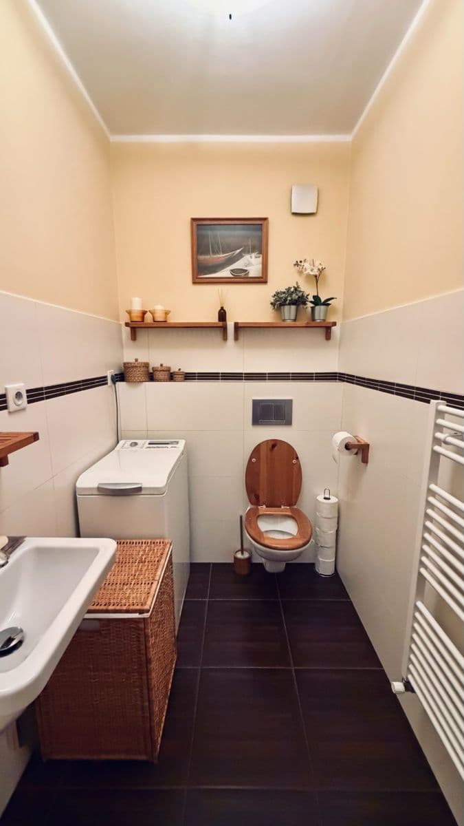 Prodej domu 140 m², pozemek 303 m², Dlouhomostecká, Liberec, Liberecký kraj Prodej domu 140 m², pozemek 303 m², Dlouhomostecká, Liberec, Liberecký kraj