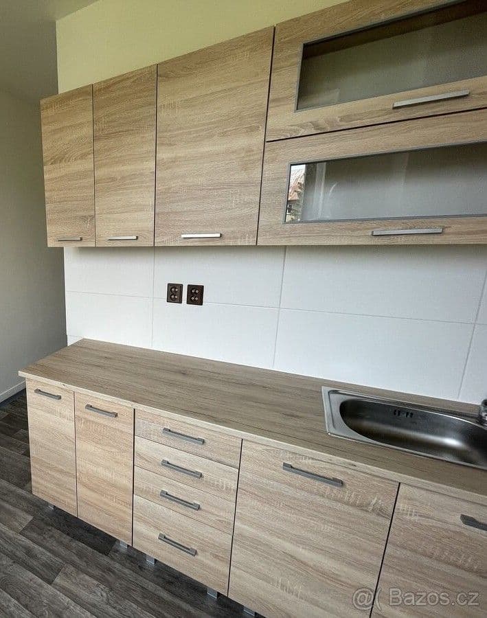 Pronájem bytu 1+1 37 m², Hlavní, Chodov, Karlovarský kraj Pronájem bytu 1+1 37 m², Hlavní, Chodov, Karlovarský kraj