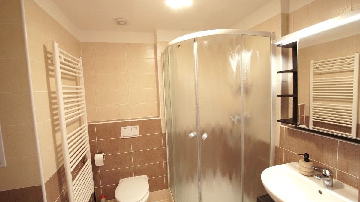 Pronájem bytu 1+kk 33 m², Emy Destinové, Jinočany, Středočeský kraj Pronájem bytu 1+kk 33 m², Emy Destinové, Jinočany, Středočeský kraj