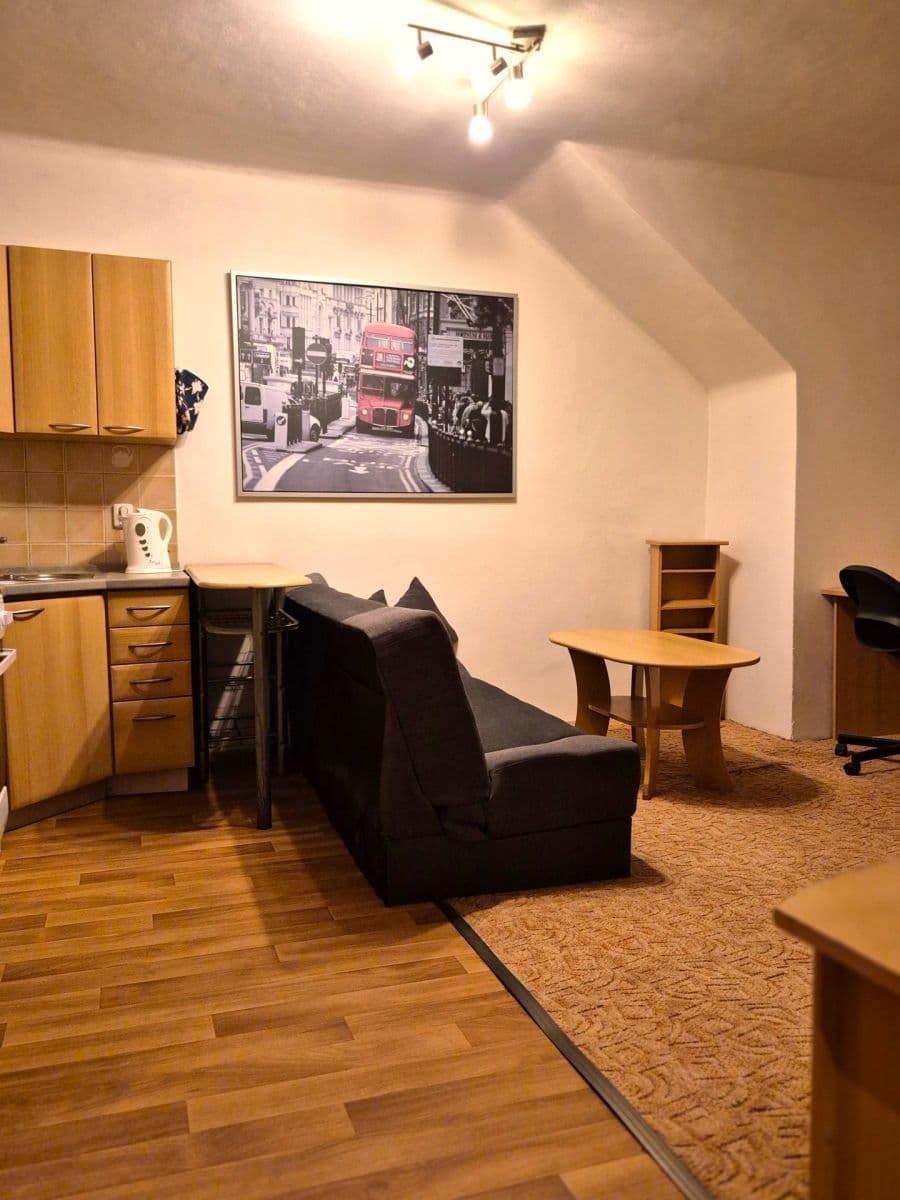 Pronájem bytu 2+kk 32 m², Pod Strojírnami, Praha, Praha Pronájem bytu 2+kk 32 m², Pod Strojírnami, Praha, Praha