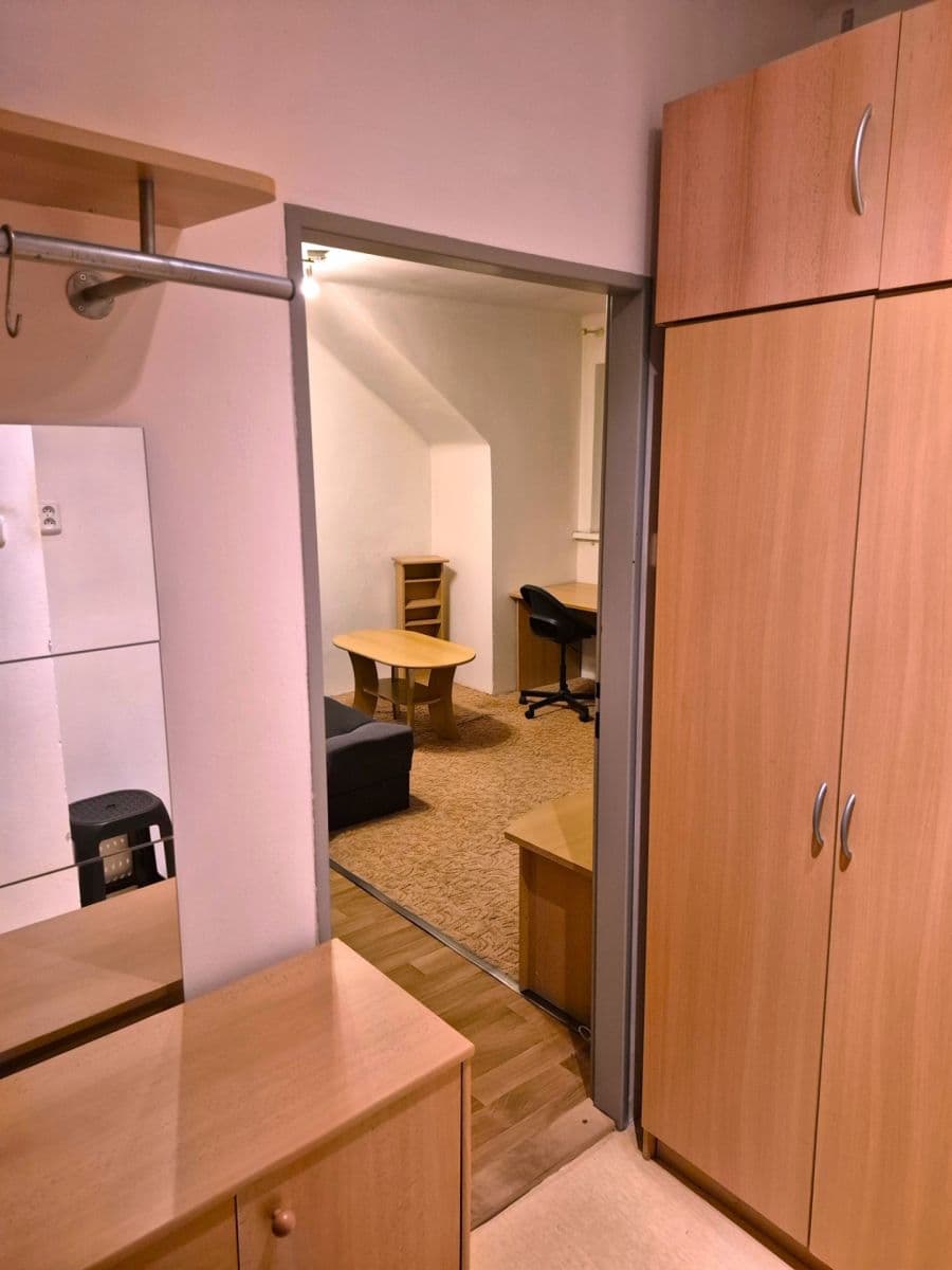 Pronájem bytu 2+kk 32 m², Pod Strojírnami, Praha, Praha Pronájem bytu 2+kk 32 m², Pod Strojírnami, Praha, Praha