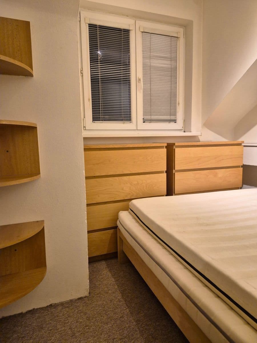 Pronájem bytu 2+kk 32 m², Pod Strojírnami, Praha, Praha Pronájem bytu 2+kk 32 m², Pod Strojírnami, Praha, Praha