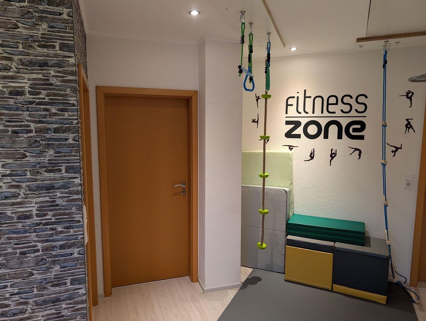 Prodej domu 205 m², pozemek 1.050 m², Am Wildbach 7, Wiesmoor, Dolní Sasko Prodej domu 205 m², pozemek 1.050 m², Am Wildbach 7, Wiesmoor, Dolní Sasko