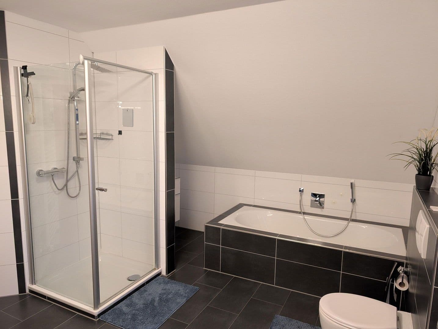 Prodej domu 205 m², pozemek 1.050 m², Am Wildbach 7, Wiesmoor, Dolní Sasko Prodej domu 205 m², pozemek 1.050 m², Am Wildbach 7, Wiesmoor, Dolní Sasko