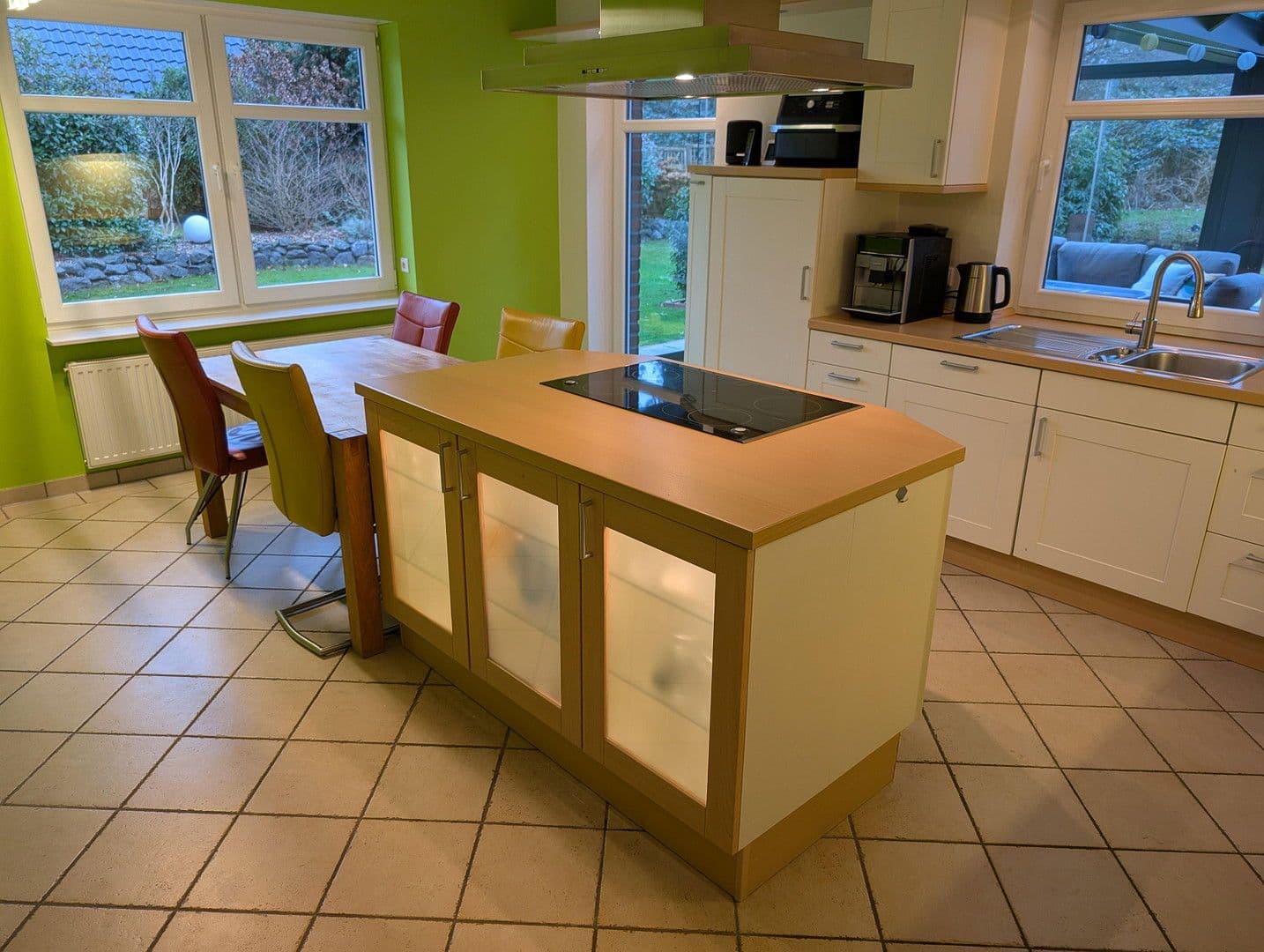 Prodej domu 205 m², pozemek 1.050 m², Am Wildbach 7, Wiesmoor, Dolní Sasko Prodej domu 205 m², pozemek 1.050 m², Am Wildbach 7, Wiesmoor, Dolní Sasko