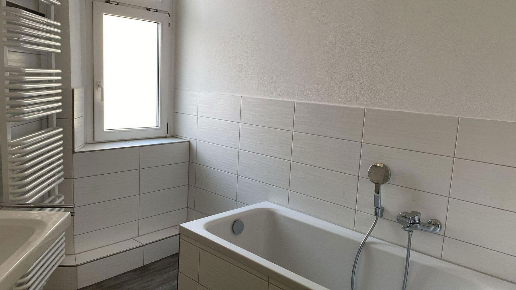 Pronájem bytu 3+1 98 m², Bahnhofstr.2, Cvikov, Sasko Pronájem bytu 3+1 98 m², Bahnhofstr.2, Cvikov, Sasko