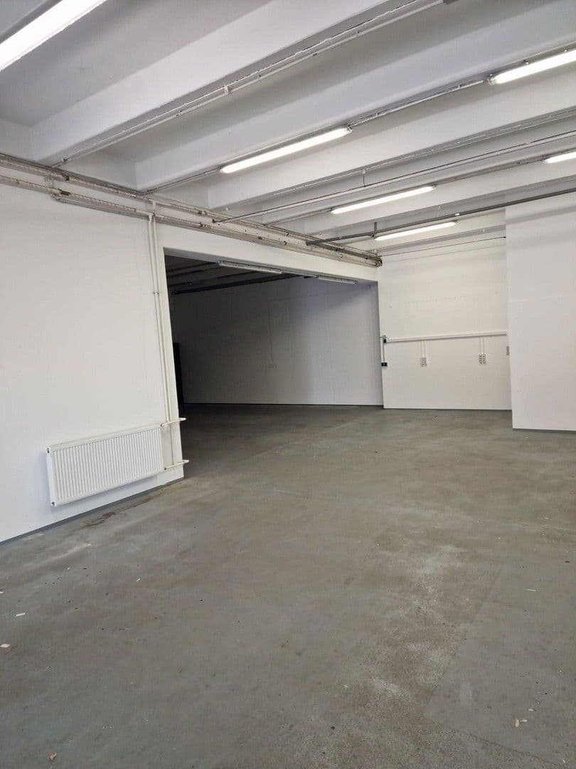 Pronájem nebytového prostoru 1.000 m², Münchener Straße 73, Essen, Severní Porýní-Vestfálsko Pronájem nebytového prostoru 1.000 m², Münchener Straße 73, Essen, Severní Porýní-Vestfálsko
