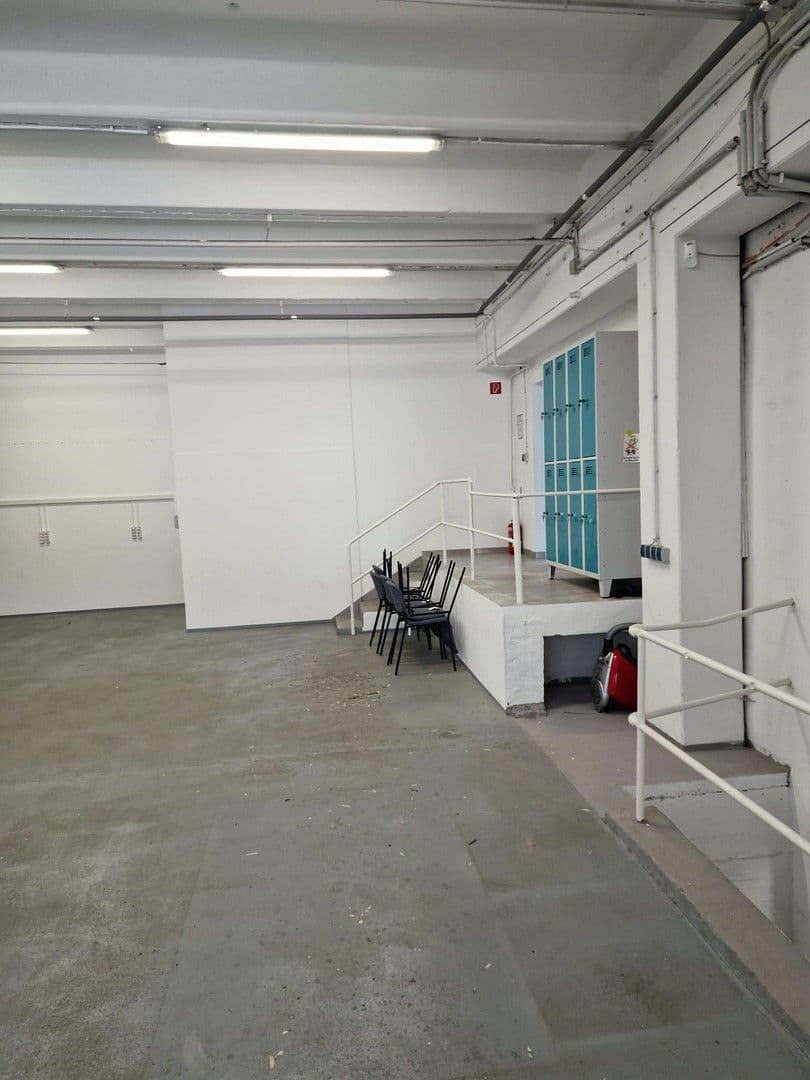 Pronájem nebytového prostoru 1.000 m², Münchener Straße 73, Essen, Severní Porýní-Vestfálsko Pronájem nebytového prostoru 1.000 m², Münchener Straße 73, Essen, Severní Porýní-Vestfálsko