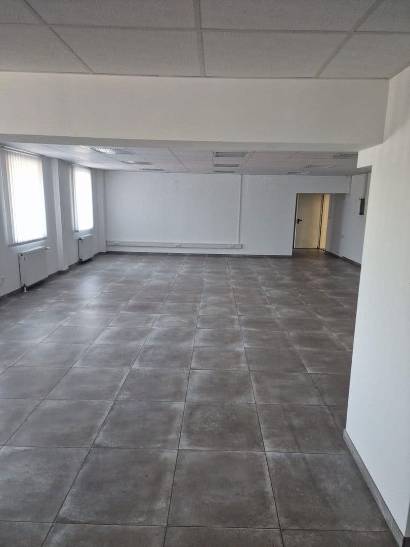 Pronájem nebytového prostoru 1.000 m², Münchener Straße 73, Essen, Severní Porýní-Vestfálsko Pronájem nebytového prostoru 1.000 m², Münchener Straße 73, Essen, Severní Porýní-Vestfálsko