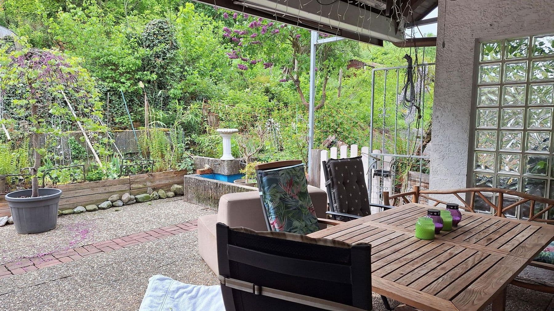 Prodej domu 210 m², pozemek 1.472 m², Schwärzlocher Str. 63, Tübingen, Bádensko-Württembersko Prodej domu 210 m², pozemek 1.472 m², Schwärzlocher Str. 63, Tübingen, Bádensko-Württembersko