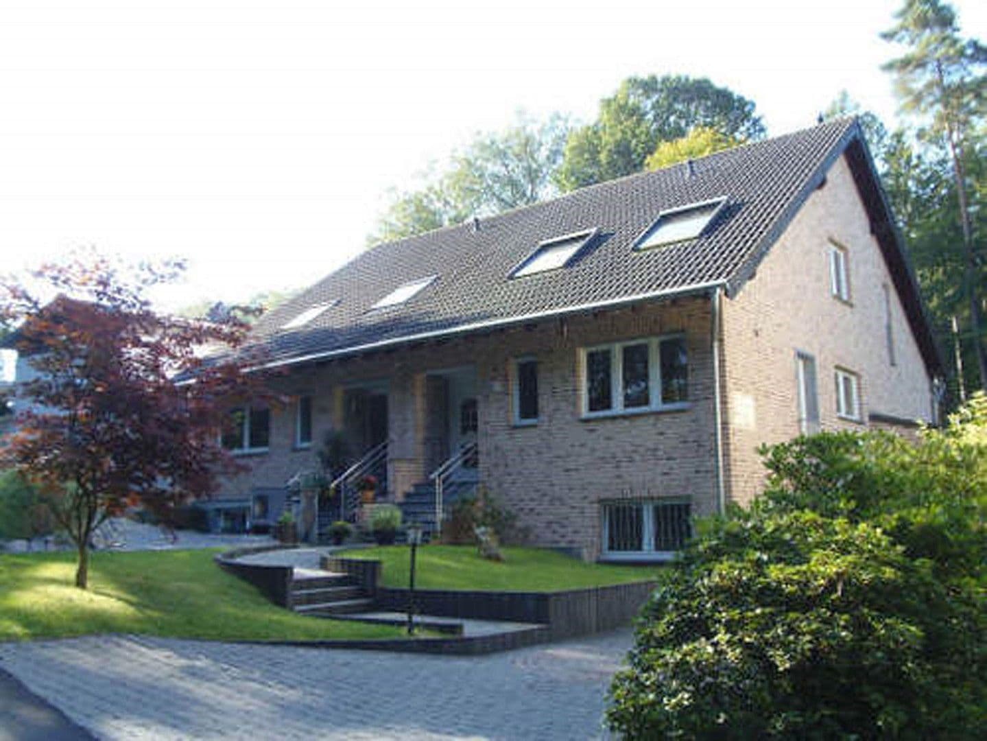 Prodej domu 145 m², pozemek 341 m², Königsberger Straße 25b, Roetgen, Severní Porýní-Vestfálsko Prodej domu 145 m², pozemek 341 m², Königsberger Straße 25b, Roetgen, Severní Porýní-Vestfálsko