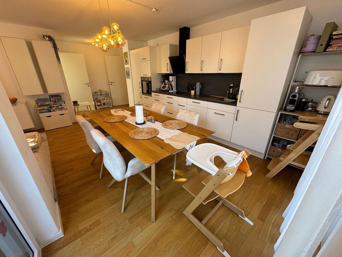 Pronájem bytu 4+1 90 m², Leienfelsstr. 2b, 81243, München, München, Bavorsko Pronájem bytu 4+1 90 m², Leienfelsstr. 2b, 81243, München, München, Bavorsko