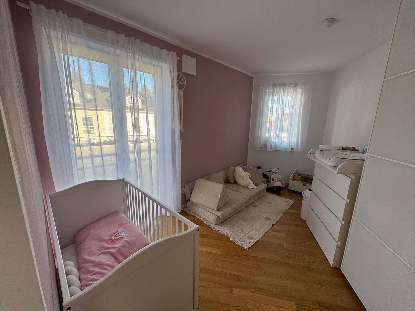 Pronájem bytu 4+1 90 m², Leienfelsstr. 2b, 81243, München, München, Bavorsko Pronájem bytu 4+1 90 m², Leienfelsstr. 2b, 81243, München, München, Bavorsko