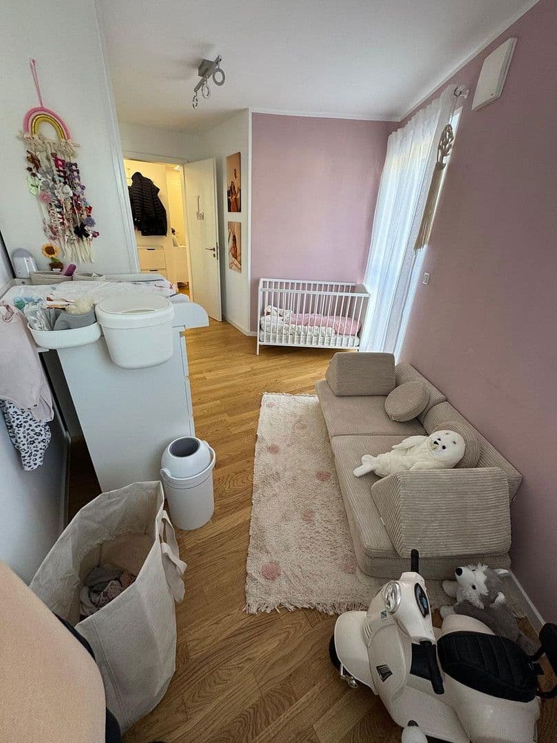 Pronájem bytu 4+1 90 m², Leienfelsstr. 2b, 81243, München, München, Bavorsko Pronájem bytu 4+1 90 m², Leienfelsstr. 2b, 81243, München, München, Bavorsko