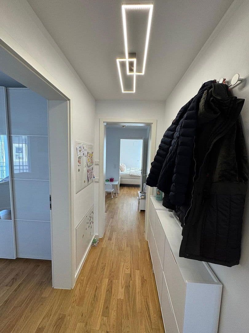 Pronájem bytu 4+1 90 m², Leienfelsstr. 2b, 81243, München, München, Bavorsko Pronájem bytu 4+1 90 m², Leienfelsstr. 2b, 81243, München, München, Bavorsko