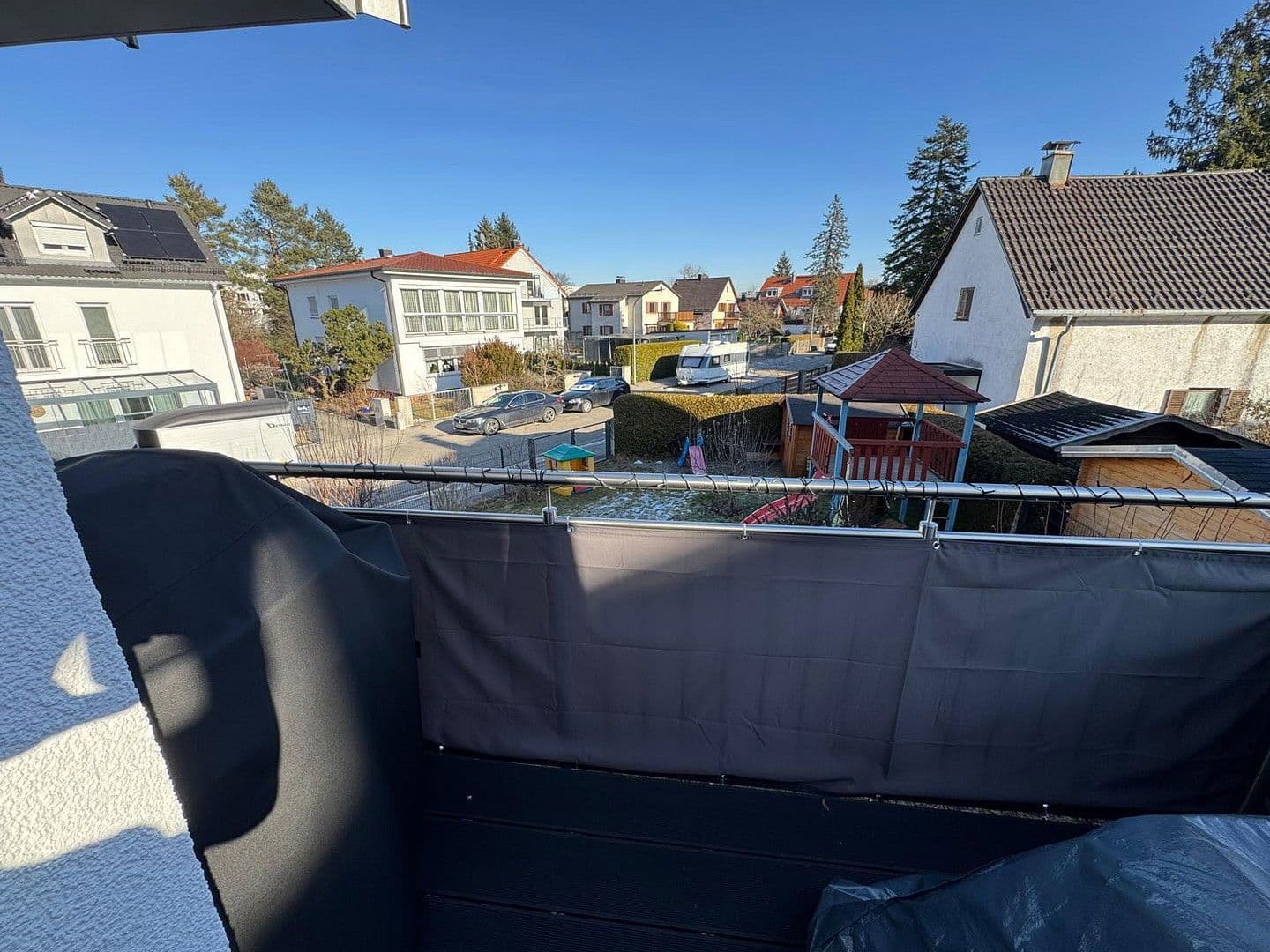 Pronájem bytu 4+1 90 m², Leienfelsstr. 2b, 81243, München, München, Bavorsko Pronájem bytu 4+1 90 m², Leienfelsstr. 2b, 81243, München, München, Bavorsko