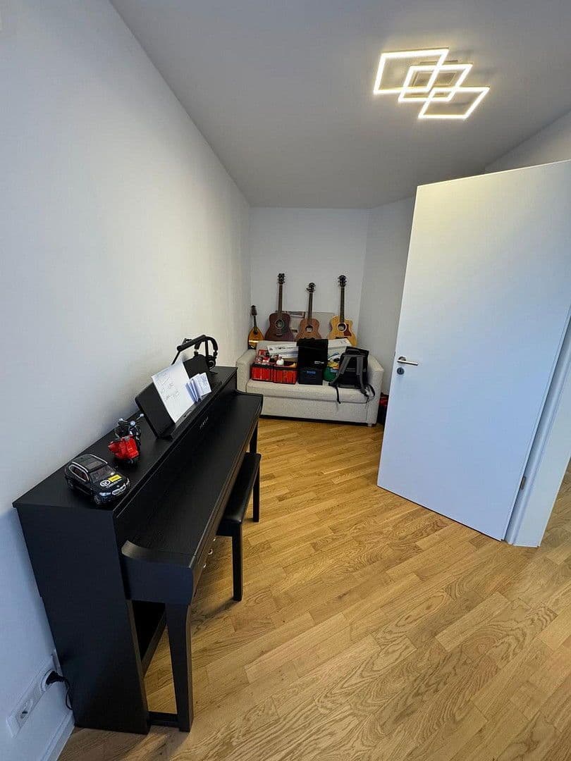 Pronájem bytu 4+1 90 m², Leienfelsstr. 2b, 81243, München, München, Bavorsko Pronájem bytu 4+1 90 m², Leienfelsstr. 2b, 81243, München, München, Bavorsko